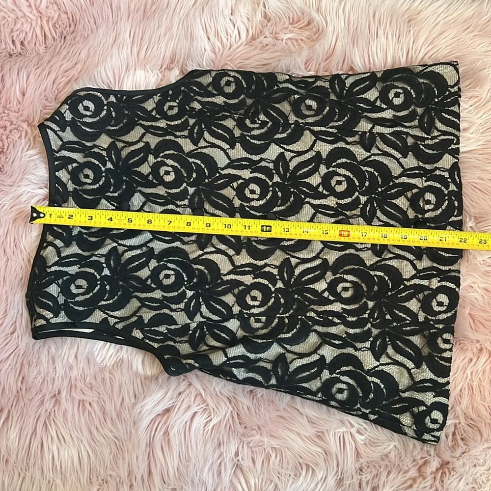 Banana Republic lace top - Picture 7 of 7